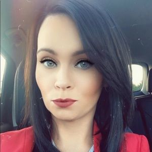 Meet your Posher, Victoria